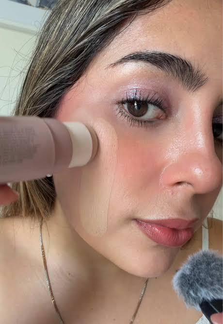 PROTECTOR SOLAR  SKIN GLOW CON COLOR🍃
